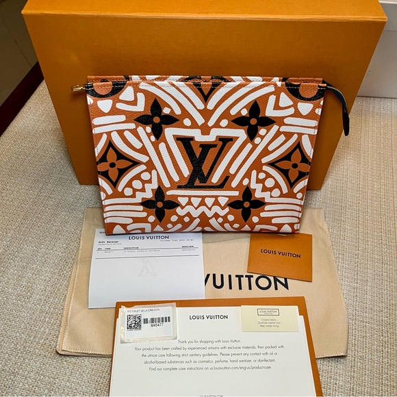 Louis Vuitton Monogram Giant Crafty Toiletry Pouch 26 NEW - Picture 8 of 9